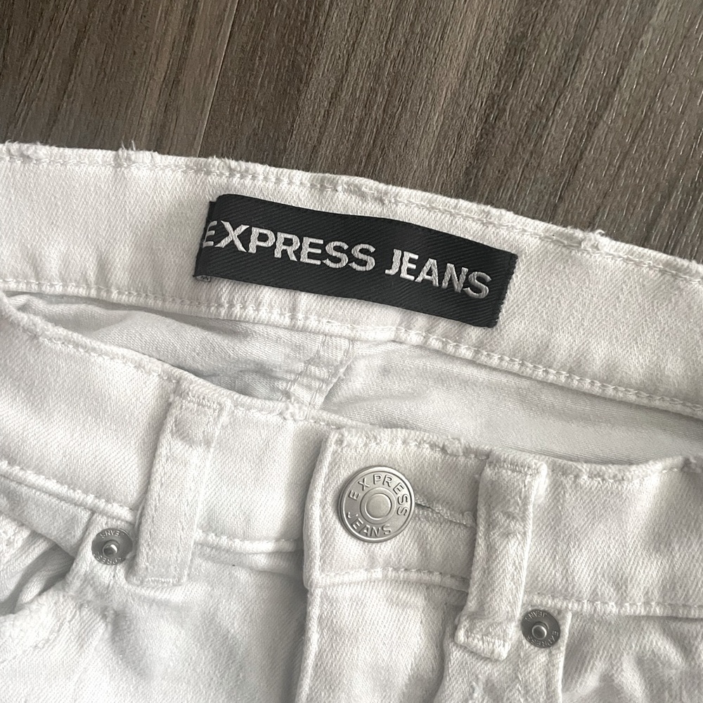 Express Hi Rise Shorts - Picture 3 of 4